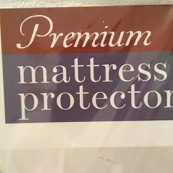 Safe rest twin premium mattress protector. - Picture 3 of 6